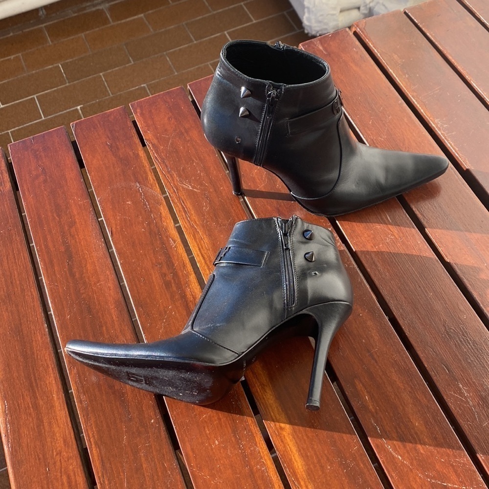 Gianfranco Ferre black vintage ankle booties - Picture 5 of 5